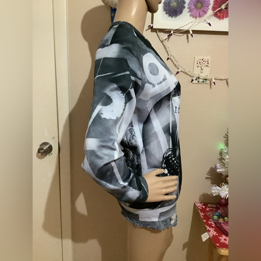 Justin Bieber Album Graphic Pullover Sweatshirt - Picture 3 of 6